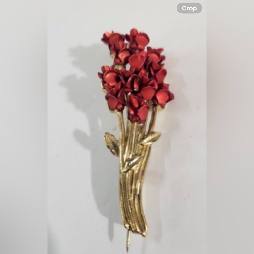 AVON STAMPED Danbury Mint 97 FLOWER BROOCH